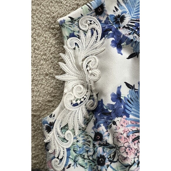 SISTER JANE Dress Size Medium White Blue Floral Sleeveless Fit Flare Mini Lace - Picture 6 of 12